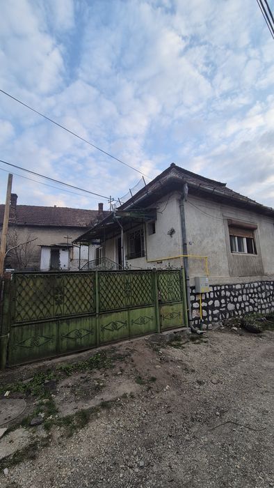 Casa de vânzare în Aiud, zona pieței !