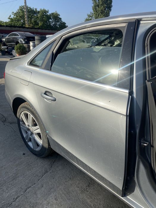 Ușă stânga spate Audi A4 B8 Berlină cod vopsea 7Y7G