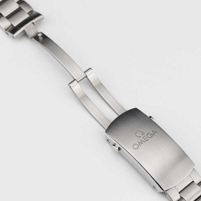 Omega Planet Ocean 600M Master Chronometer 43.5 mm Blue