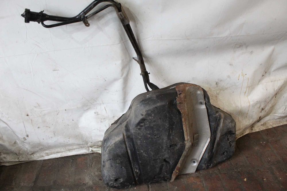 Бензинов резервоар Мазда 6 седан 06г Mazda 6 2006