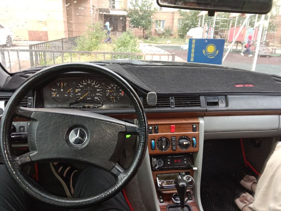 Продам Мерседес 124