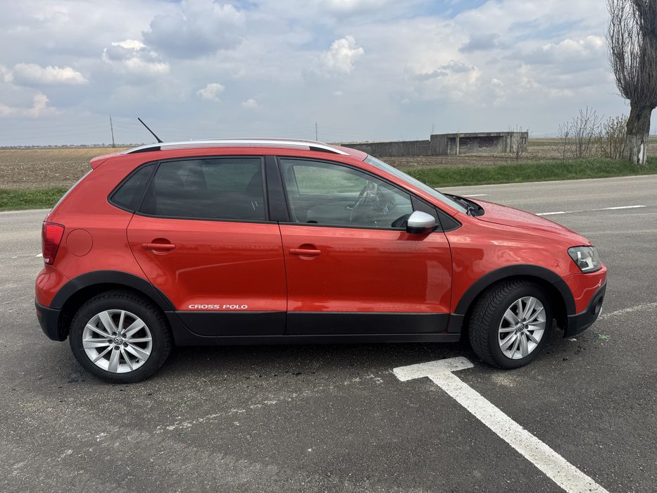 VOLKSWAGEN Polo 2011 — imagine 2