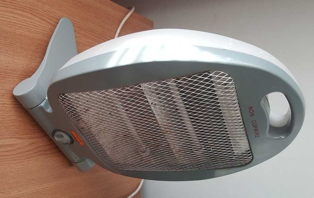 Radiator electric cu două rezistențe electrice pe cuarț