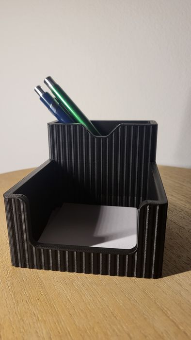 Organizator de birou (Post-it și pixuri)