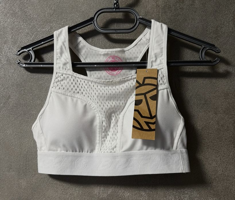 Спортни бюстиета (Nike, Ellesse, Bidi Badu)