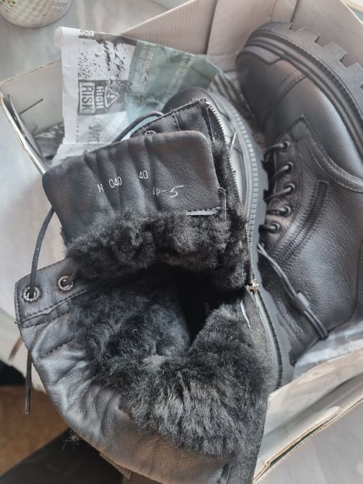 Продется мужская обувь