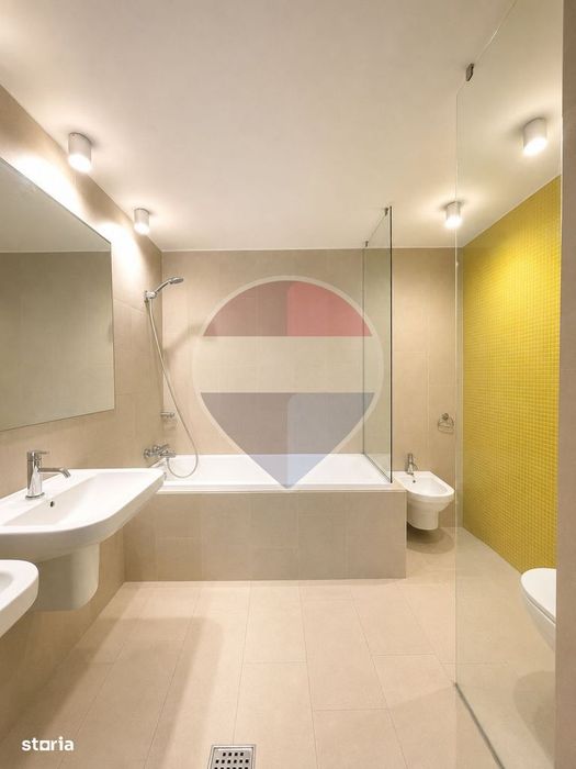Apartament cu vedere la mare in Faleza Nord, loc de parcare