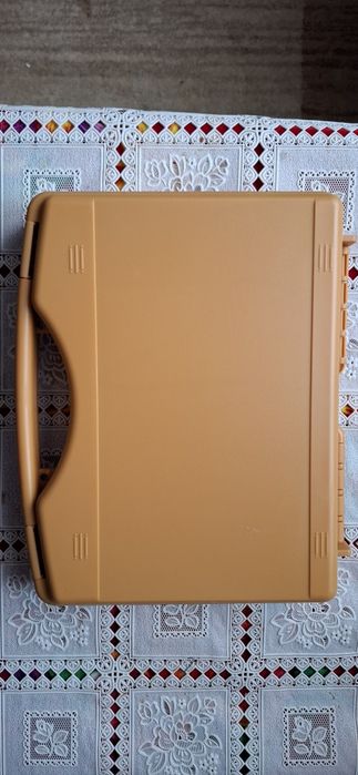 Menghină muște artificiale