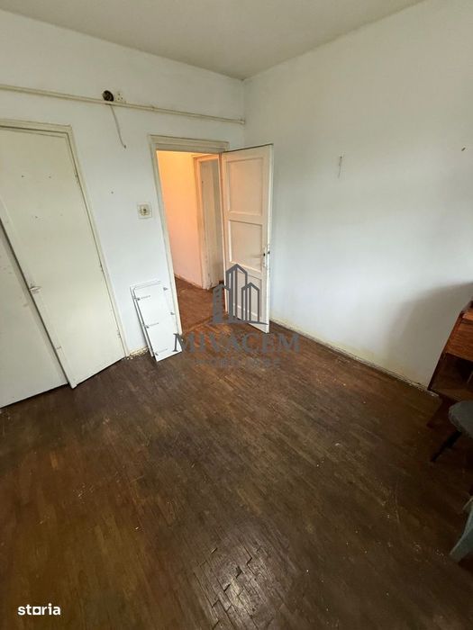 3 camere Calea București zona Petre Ispirescu 4/4 acoperiș pod