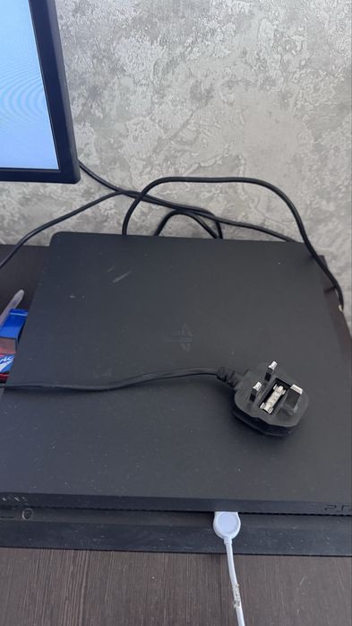 Ps4 slim с дискаводам