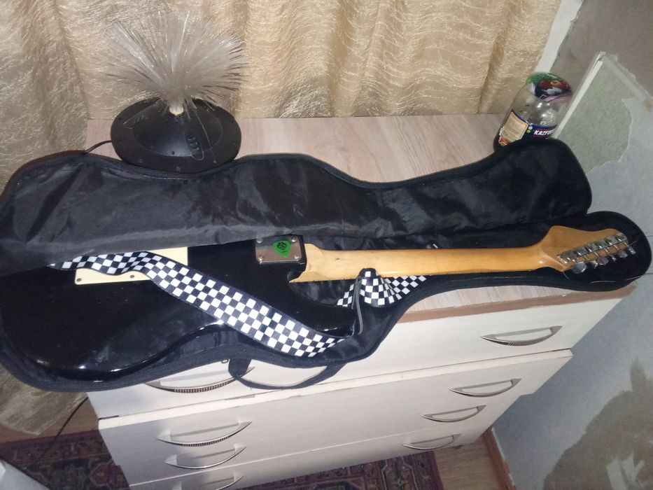 Электра гитара агонь!!