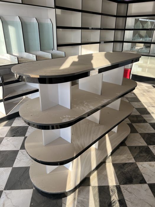 Magazin mebel sotiladi