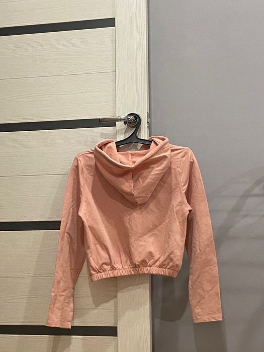 Продам новую кофточку для девочки