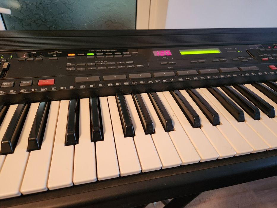 Orga Yamaha psr 6700 6 octave plus stativ