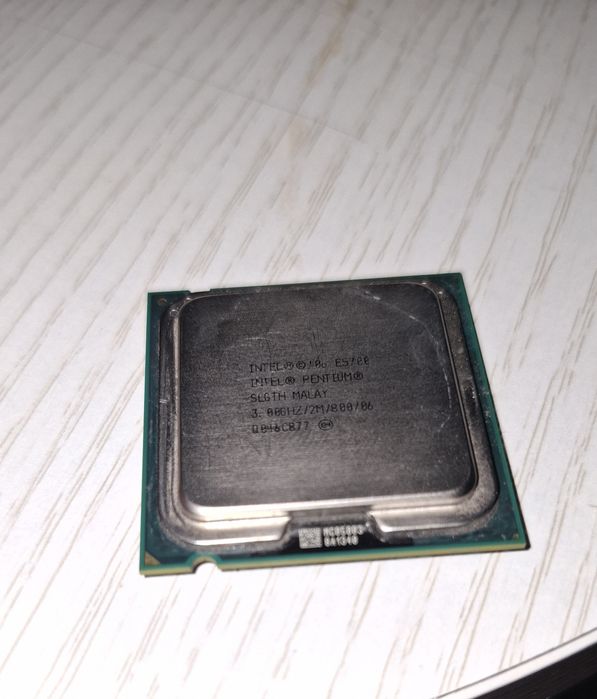 Intel Pentium E5700