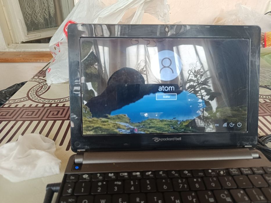 Нетбук компьютер PB