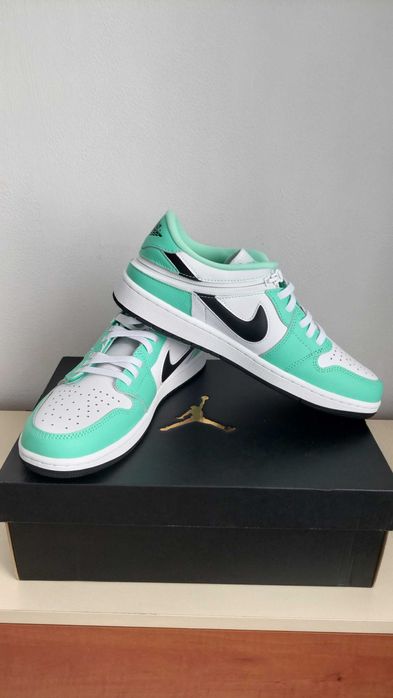 Nike Air Jordan 1 LOW FLYEASE / маратонки зелено с бяло