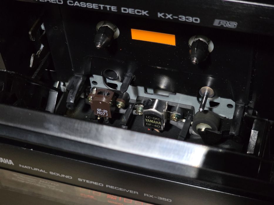 Linie audio YAMAHA ,receiver RX-350,deck kx-330, cd player cdx-450e, boxe ns-g30, sistem hifi retro black