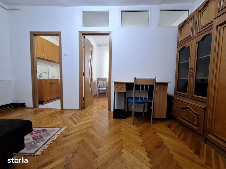 Apartament cu 2 camere| etaj intermediar| centrala proprie| Complexul