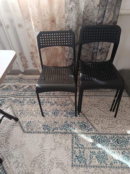 Кухонный гарнитур, стол со стульями