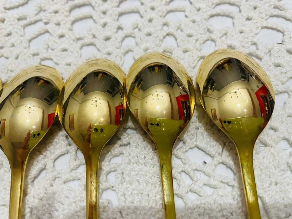 ROYAL ALBERT красиви позлатени лъжички от Англия