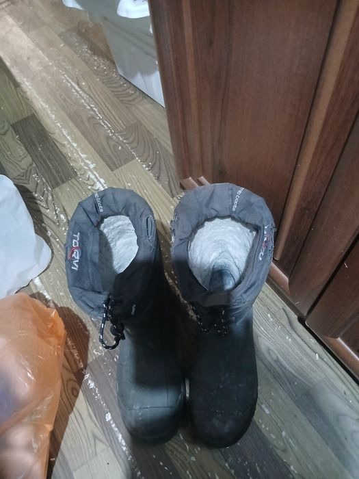 Продаю резиновые сапоги 47