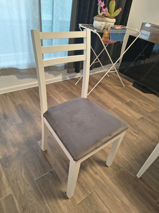 Комплект разтегателна маса със 2 стола