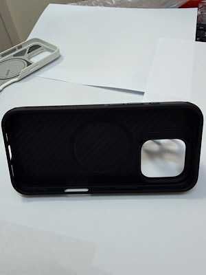 husa tip carcasa -  IPhone 16 Pro, noua - 29 lei