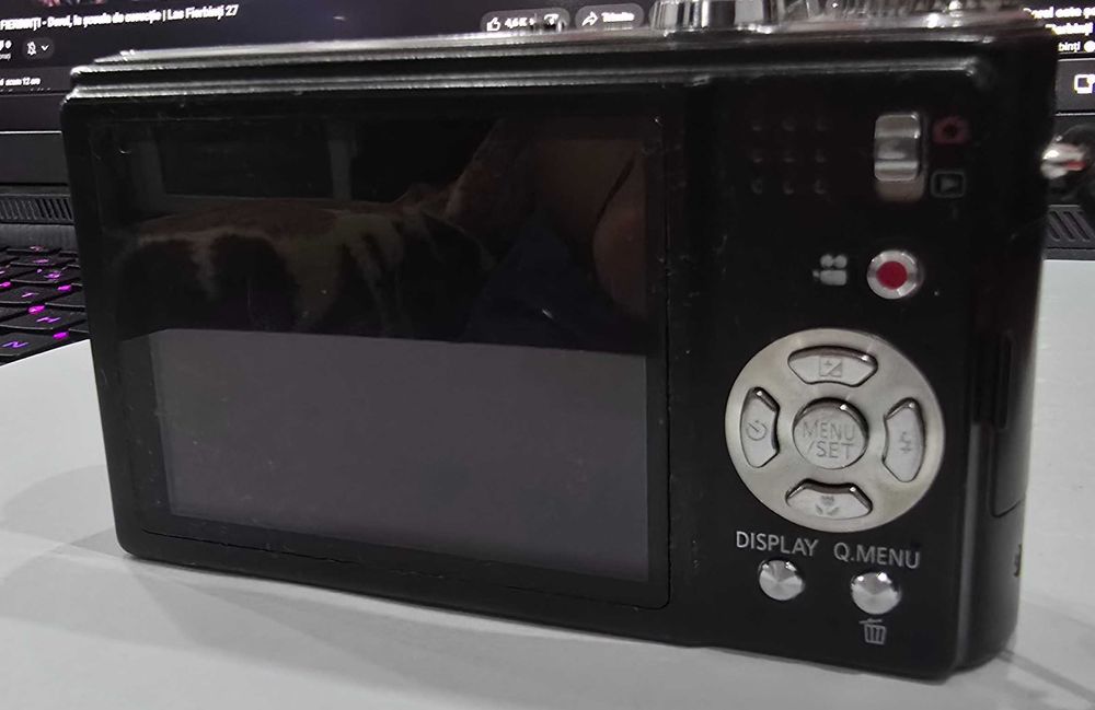Panasonic Lumix DMC-ZX3 - compact digital, functional, stare buna