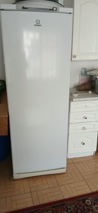 Морозильник Indesit