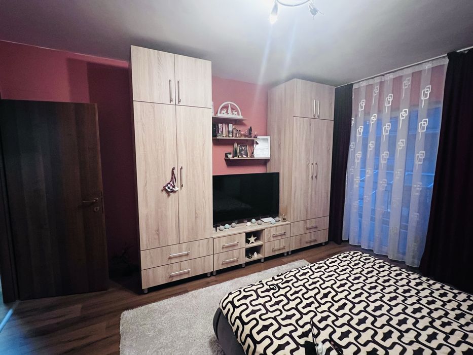 Inchiriez apartament decomandat cu 1 camera in complexul Junior Residence