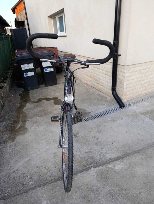 Vand bicicleta 400 lei.