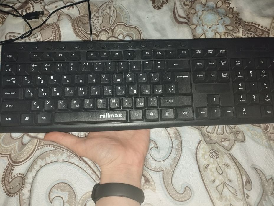 Игровая мышь Logitech G102 + клавиатура в подарок