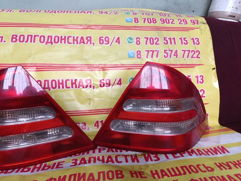 Фонари задние на Мерседес W203