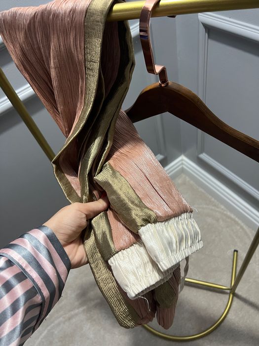 Pantalon Zara ( model foarte căutat)