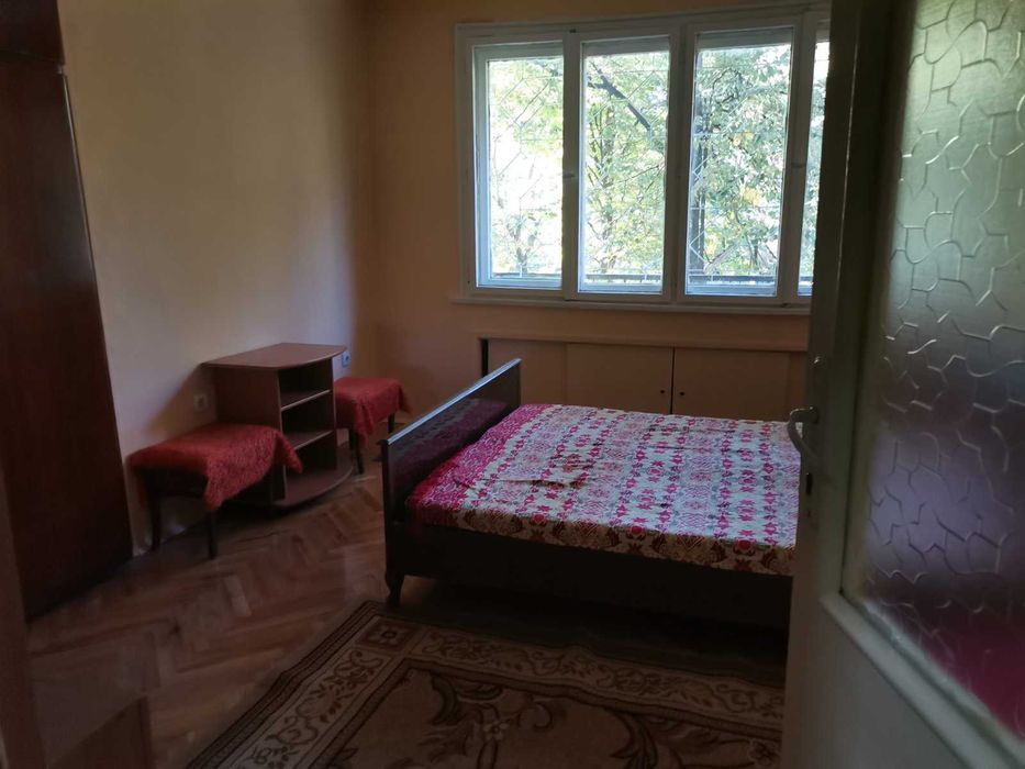 Дава се под наем Тристаен апартамент в Шумен, Добруджански - 90 кв.м за 306 € - Снимка #3