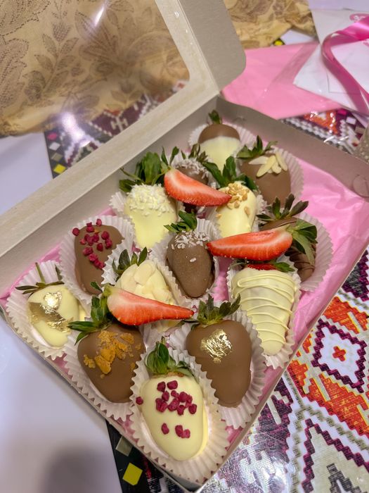 Клубника в шоколаде Атырау