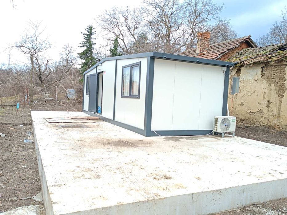 Продава се парцел с жилищен контейнер в село Режанци, област Перник