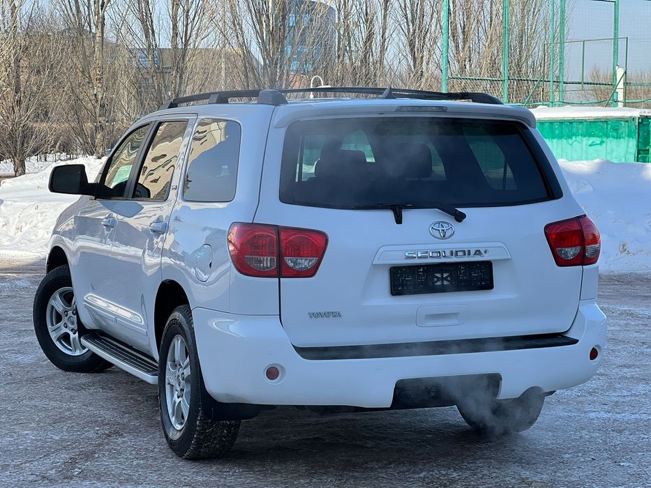 Тойота 33.5 млн обмен на квартиру в астане !