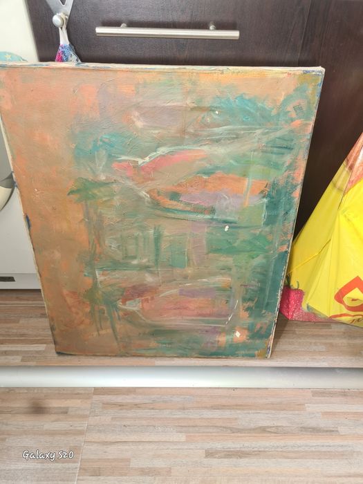 Продавам различни картини.