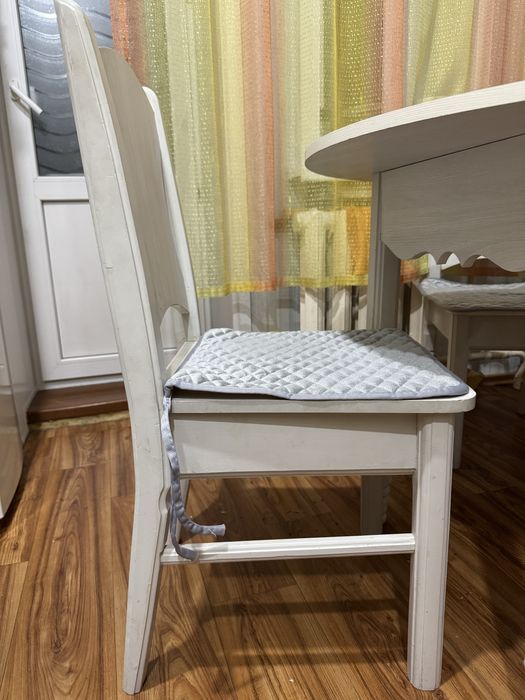 Продам стол со стульями комплект