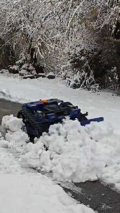 Снегоуборщик радиоуправляемый , робот б.у.