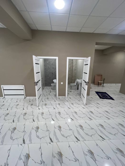 Аренда здания . Можно по этажам . Домбрабад .