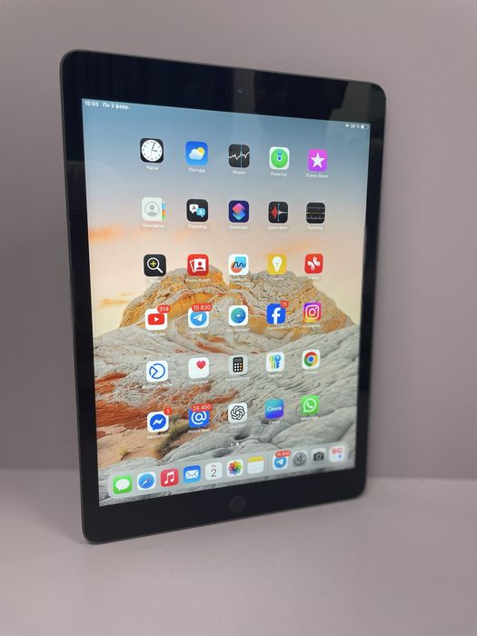 Планшет Apple iPad (8-го покеления)