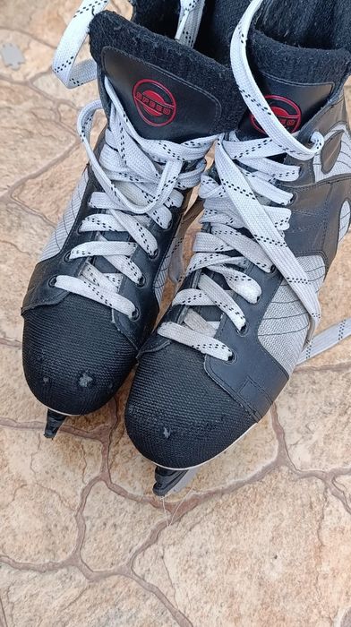 Продам коньки 44 размер