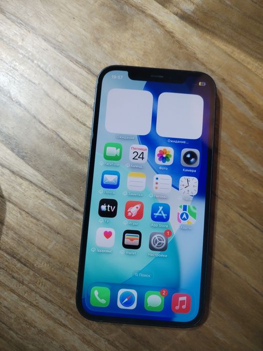 Айфон 12/128г телефон