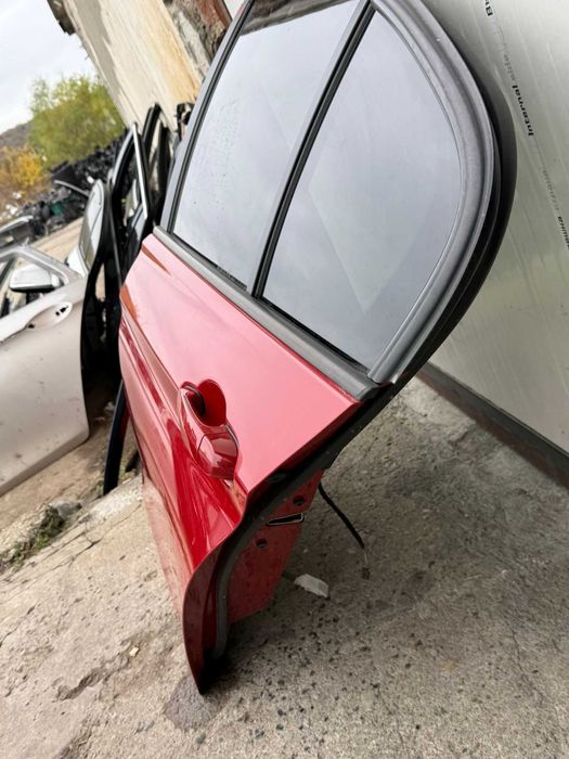 Usa spate stanga dreapta BMW seria 3 F30 Melbourne Rot Metallic A75