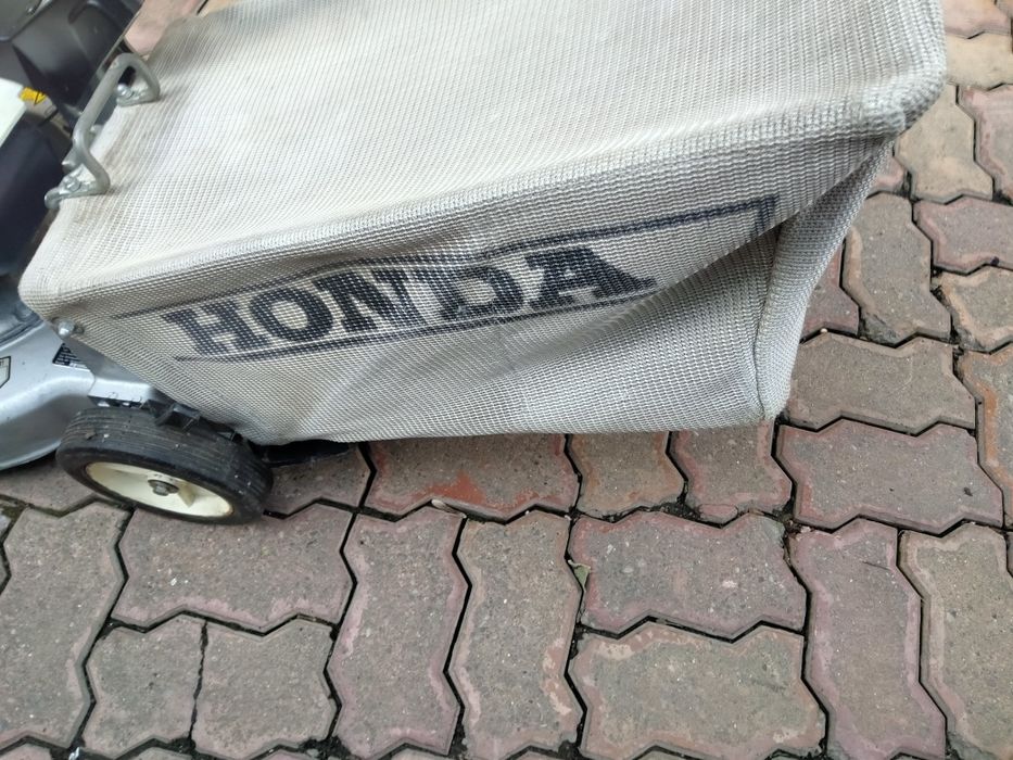 Honda, tuns iarba, originală