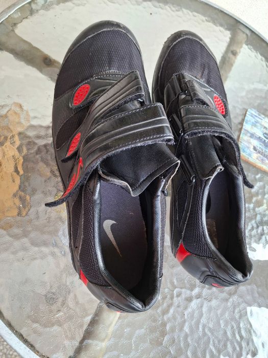 Обувки за шосейно колоездене Nike Ventoux 45 номер, с парчета