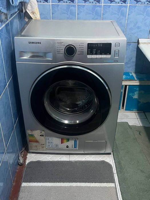 Продаётся телевизор. 40 диоганал. Холодильник лж.   стиральная машина.